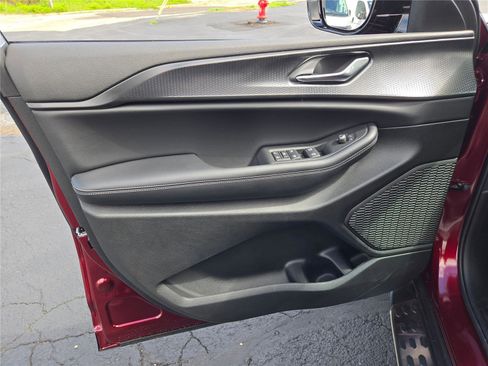 New 2025 Jeep Grand Cherokee Altitude image 22