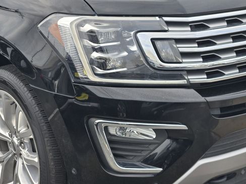 Used 2018 Ford Expedition Limited w/ Equipment Group 302A AWD/4WD image 8