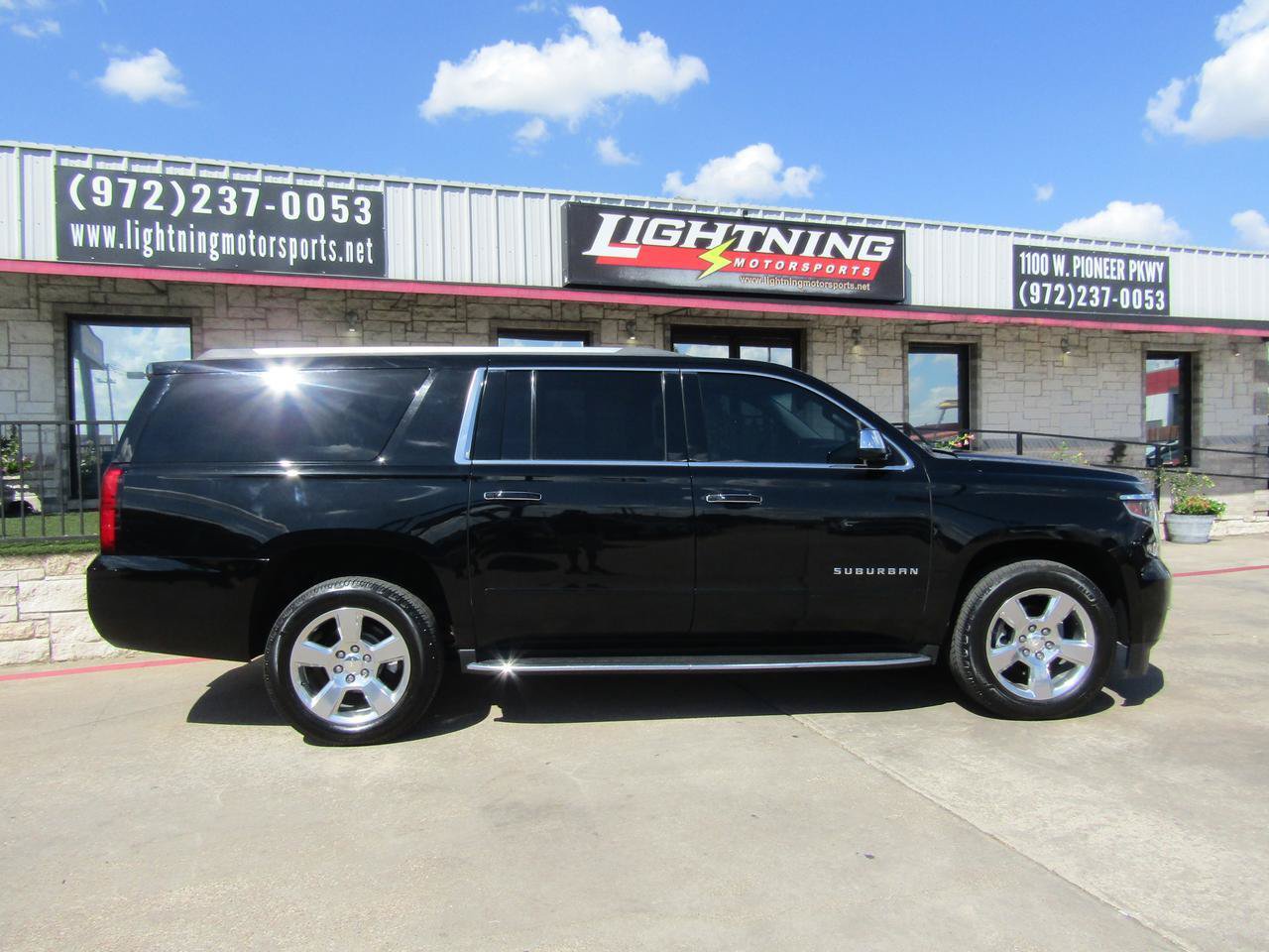Used 2017 Chevrolet Suburban Premier AWD/4WD image 5