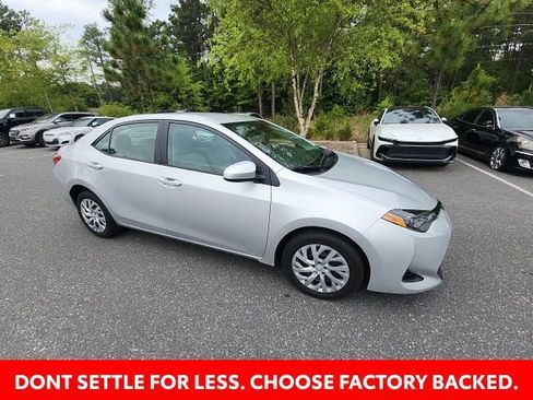 Used 2017 Toyota Corolla LE FWD image 18