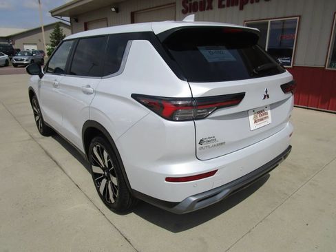 Used 2025 Mitsubishi Outlander SE AWD/4WD image 9