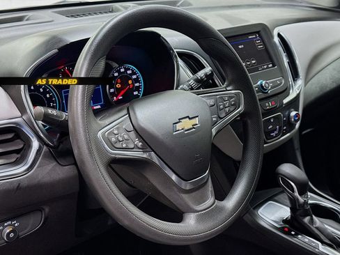 Used 2022 Chevrolet Equinox LS w/ LS Convenience Package FWD image 12