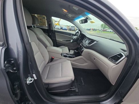 Used 2017 Hyundai Tucson Sport FWD image 32