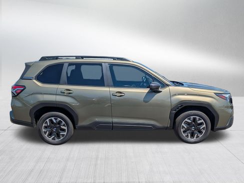 Certified 2025 Subaru Forester Premium AWD/4WD image 8