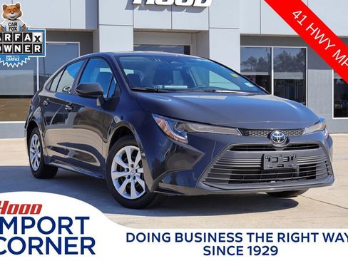 Used 2024 Toyota Corolla LE image 1