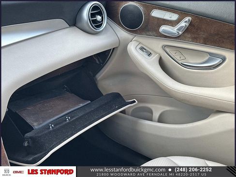 Used 2017 Mercedes-Benz GLC 300 4MATIC image 32