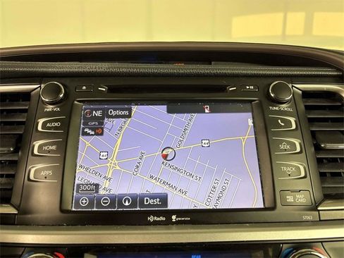 Used 2014 Toyota Highlander XLE image 20