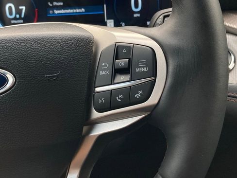 Used 2025 Ford Explorer Active w/ Active Comfort Package image 17