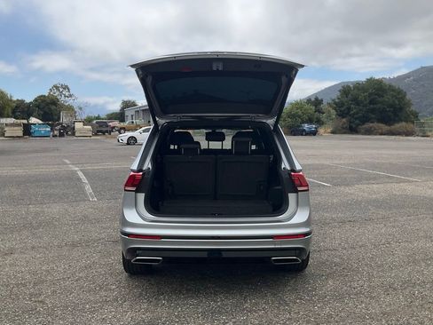 Used 2019 Volkswagen Tiguan SEL Premium R-Line image 11