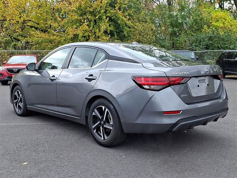 Used 2024 Nissan Sentra SV image 4