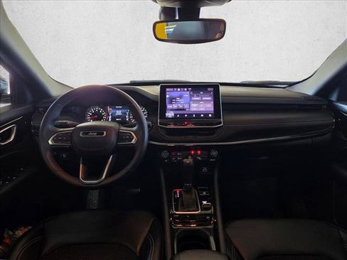 Used 2023 Jeep Compass Latitude AWD/4WD image 15