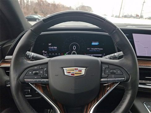 Used 2024 Cadillac Escalade ESV Premium Luxury w/ Performance Package image 20