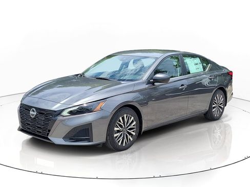 New 2026 Nissan Altima 2.5 SV FWD image 3