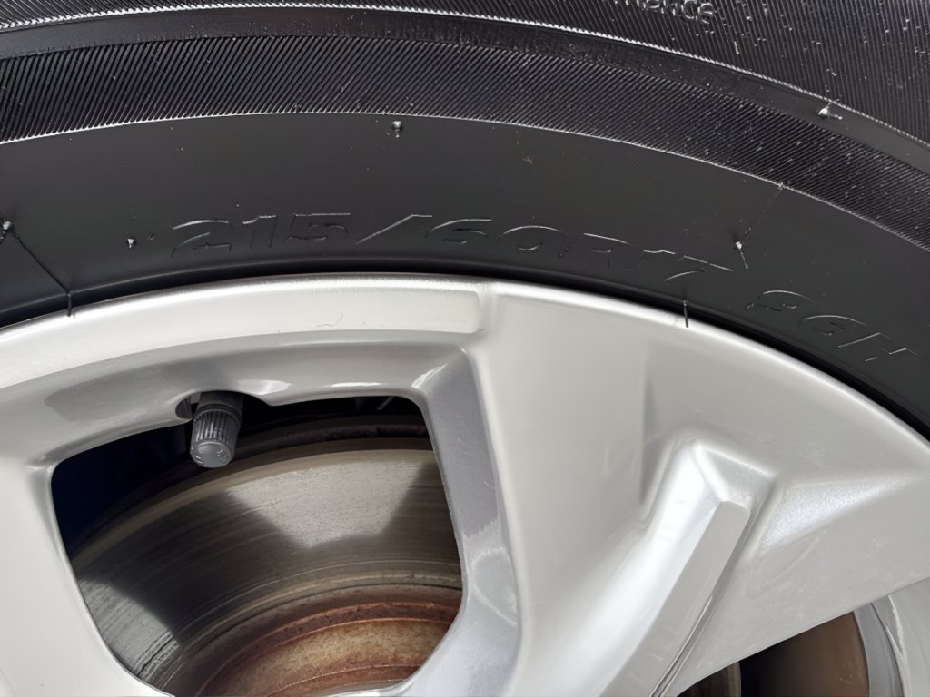 Used 2025 Honda HR-V LX image 30