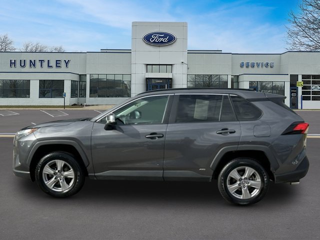 Used 2022 Toyota RAV4 XLE w/ XLE Grade Weather Package AWD/4WD image 6
