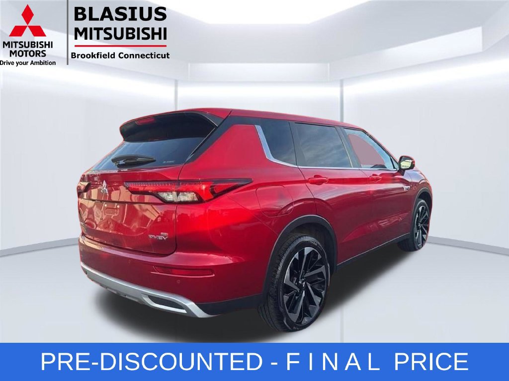 Used 2023 Mitsubishi Outlander 4WD Plug-In Hybrid image 6