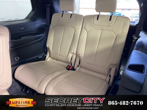 New 2025 Jeep Grand Cherokee L Limited w/ Trailer Tow Package image 31