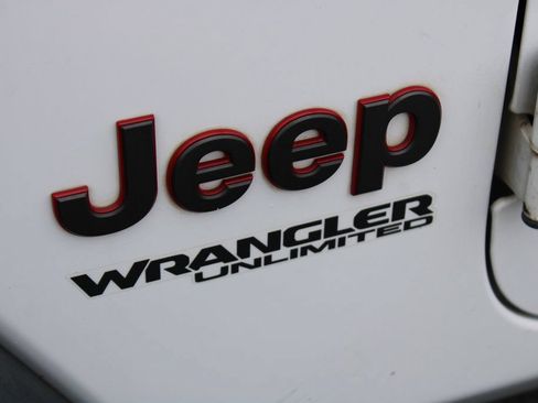 Used 2018 Jeep Wrangler Unlimited Rubicon AWD/4WD image 10