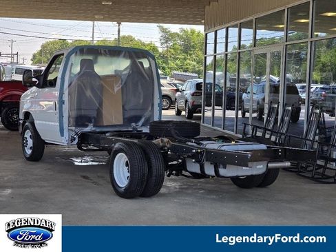 New 2026 Ford E-450 and Econoline 450 Super Duty w/ Ambulance Prep Package image 2