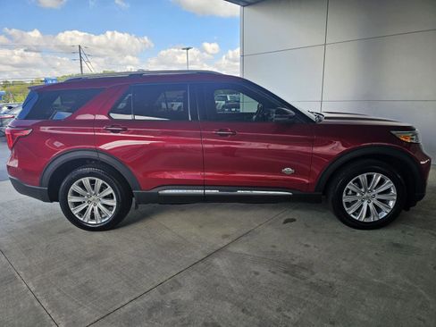 Used 2022 Ford Explorer King Ranch w/ Premium Technology Package image 6