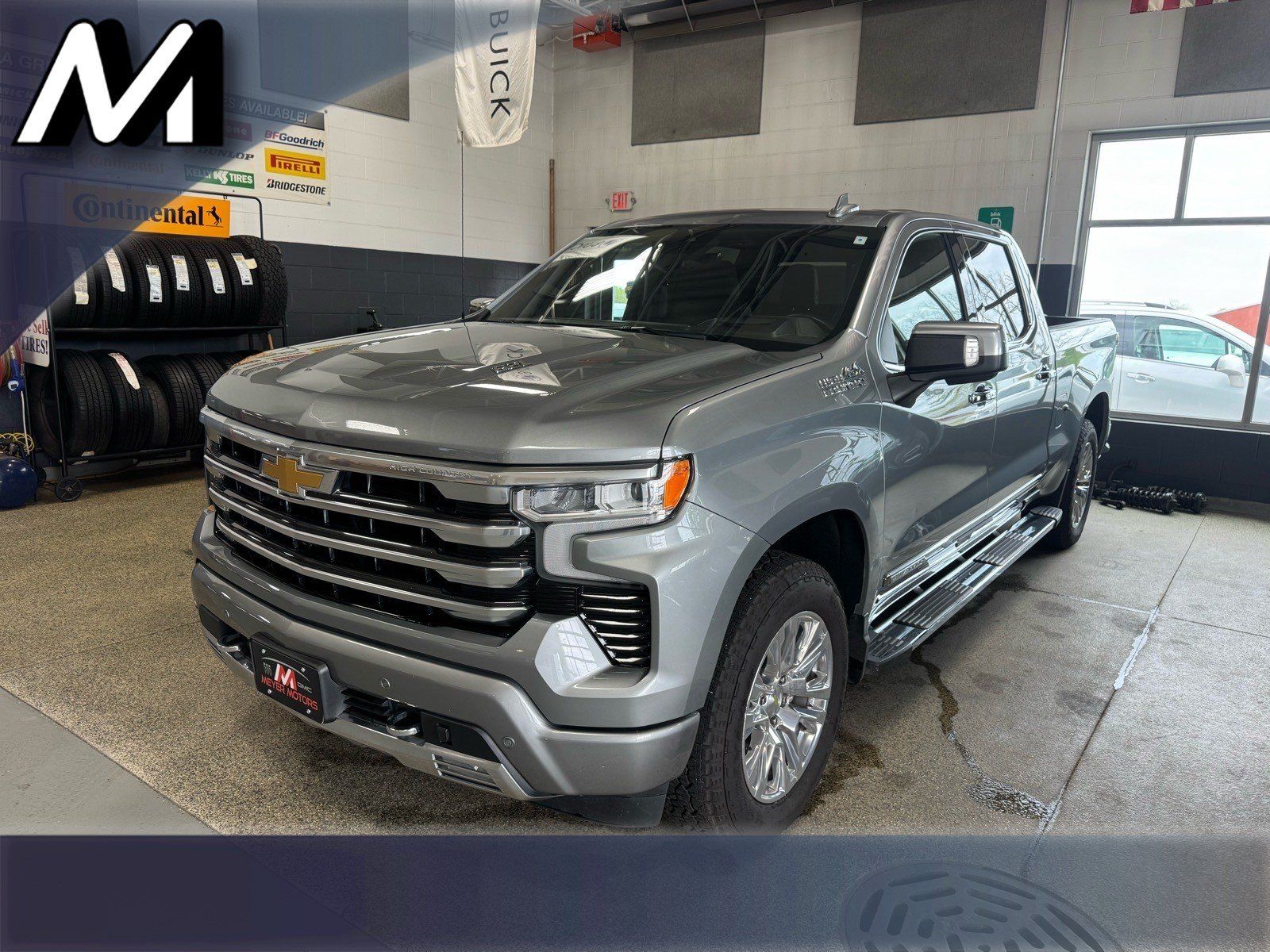 Used 2024 Chevrolet Silverado 1500 High Country w/ High Country Premium Package AWD/4WD image 1