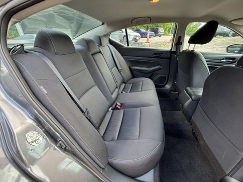 Used 2025 Nissan Altima 2.5 SV FWD image 34