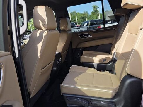 Used 2021 Chevrolet Tahoe Premier RWD image 9