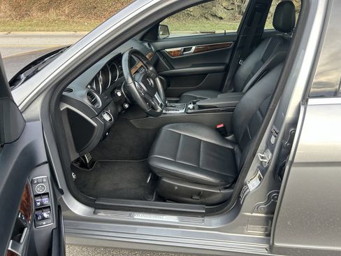 Used 2014 Mercedes-Benz C 250 Sedan image 14