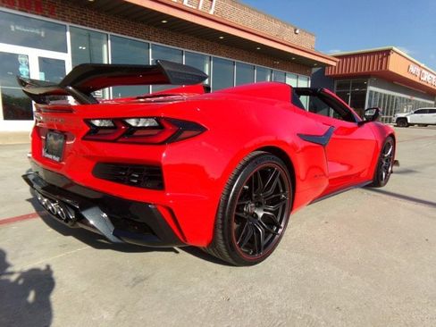 Used 2025 Chevrolet Corvette Z06 image 8