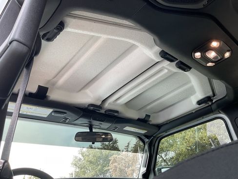 Used 2022 Jeep Gladiator Sport image 28