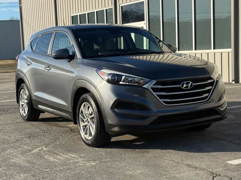 Used 2017 Hyundai Tucson SE image 3