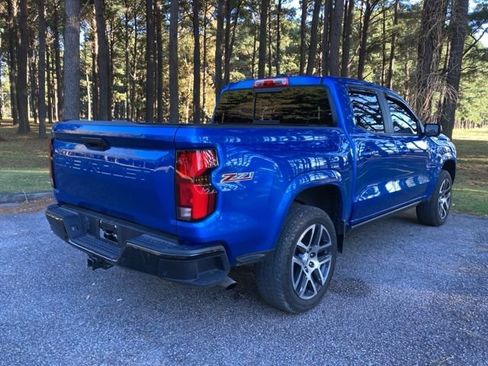 Used 2023 Chevrolet Colorado Z71 w/ Z71 Convenience Package 2 image 3