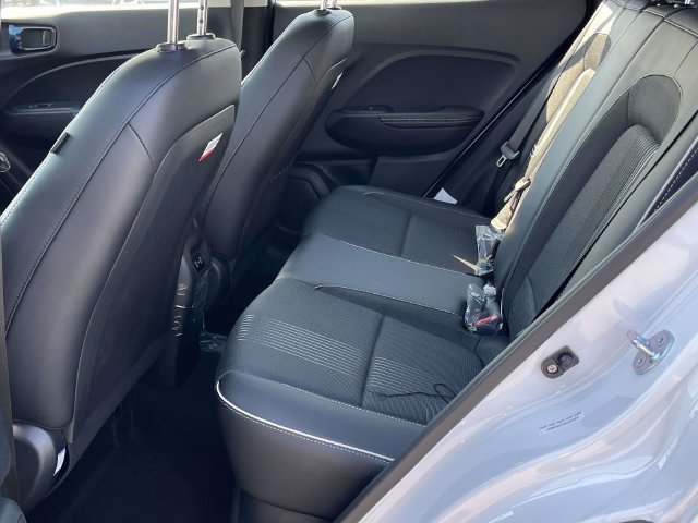 Used 2025 Hyundai Venue Limited FWD image 12