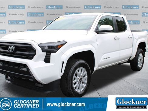 Used 2025 Toyota Tacoma SR5 AWD/4WD image 1