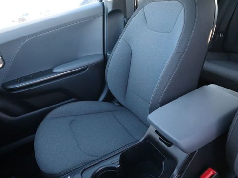 New 2025 Kia K4 LXS image 22