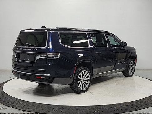 Used 2023 Jeep Grand Wagoneer L Series II w/ Convenience Group III AWD/4WD image 7