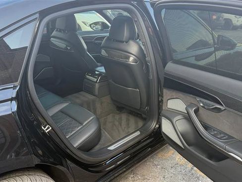 Used 2020 Audi S8 L image 24