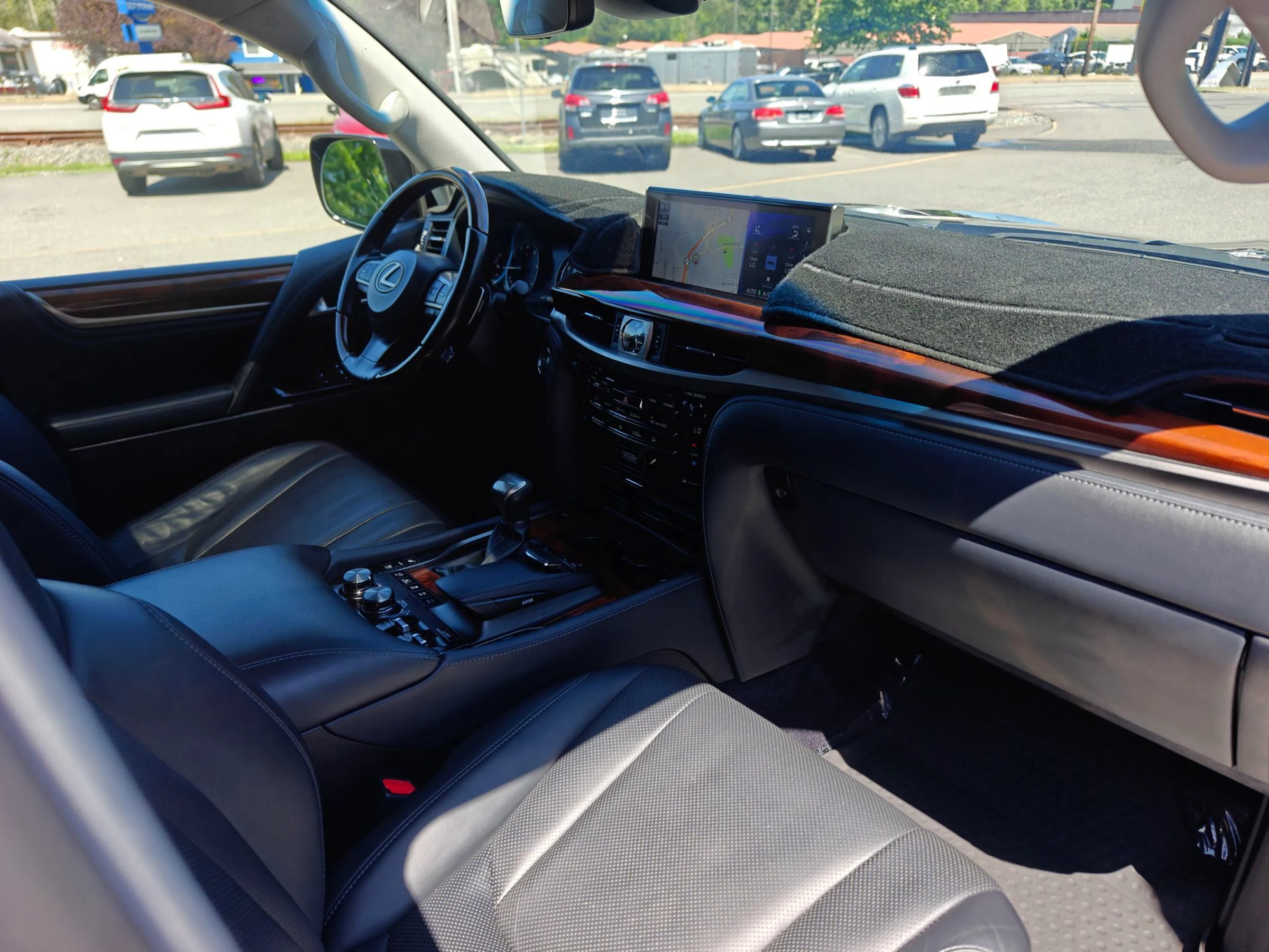 Used 2018 Lexus LX 570 4WD image 31