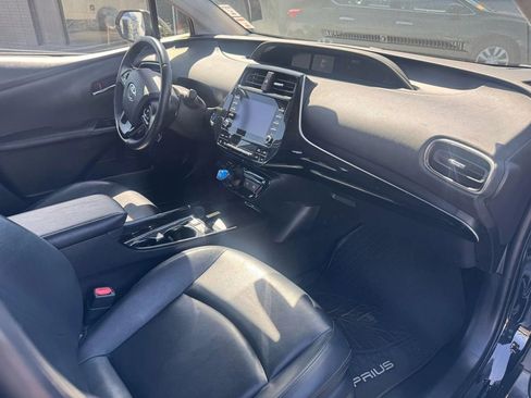 Used 2020 Toyota Prius XLE image 7