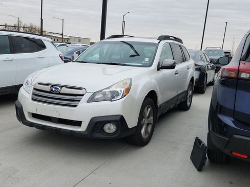 Used 2013 Subaru Outback 3.6R Limited w/ Special Appearance Pkg image 1
