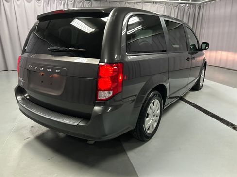 Used 2018 Dodge Grand Caravan SE image 7