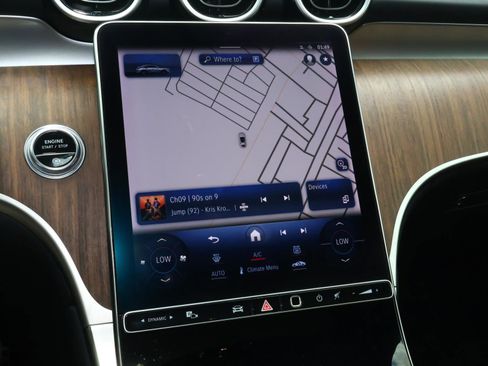 Used 2024 Mercedes-Benz GLC 300 4MATIC image 27