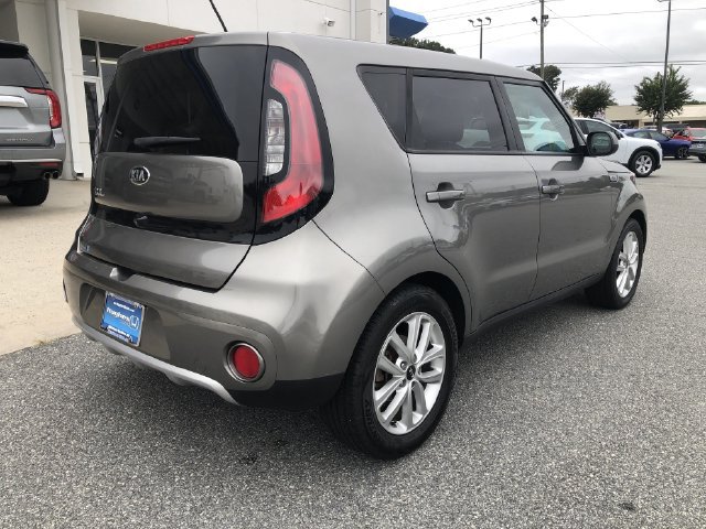 Used 2017 Kia Soul + FWD image 8