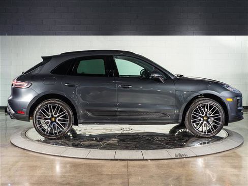 Certified 2026 Porsche Macan image 8