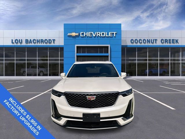 Used 2024 Cadillac XT6 Luxury w/ LPO, Floor Liner Package FWD image 3