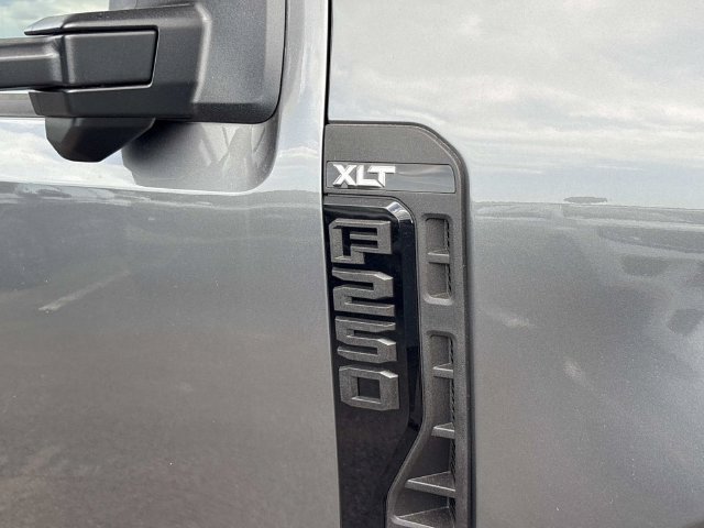 New 2026 Ford F250 XLT w/ XLT Premium Package AWD/4WD image 10