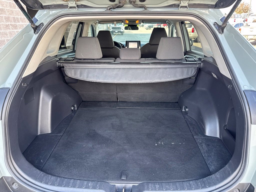 Used 2021 Toyota RAV4 XLE AWD/4WD image 34