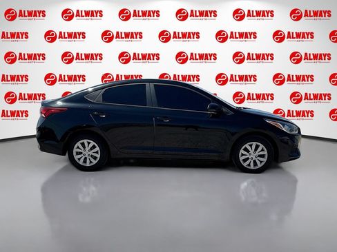 Used 2022 Hyundai Accent SE FWD image 4