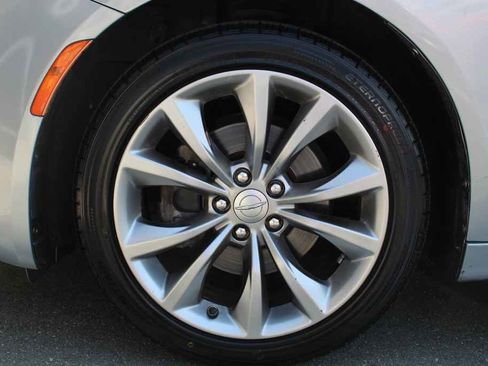 Used 2016 Chrysler 200 Limited FWD image 29