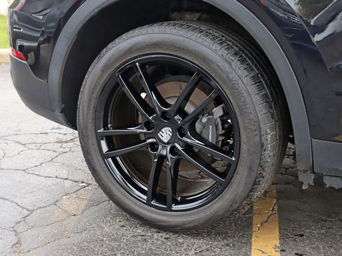 Used 2020 Porsche Cayenne AWD/4WD image 6